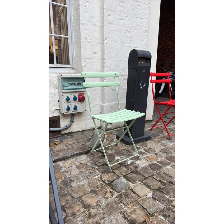 Chaise d'extérieur en métal Aero Blue
