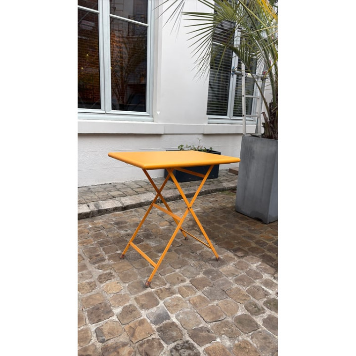 Table d'extérieur rectangulaire rabattable en métal
