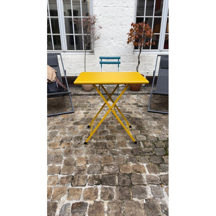Table d'extérieur rectangulaire rabattable en métal