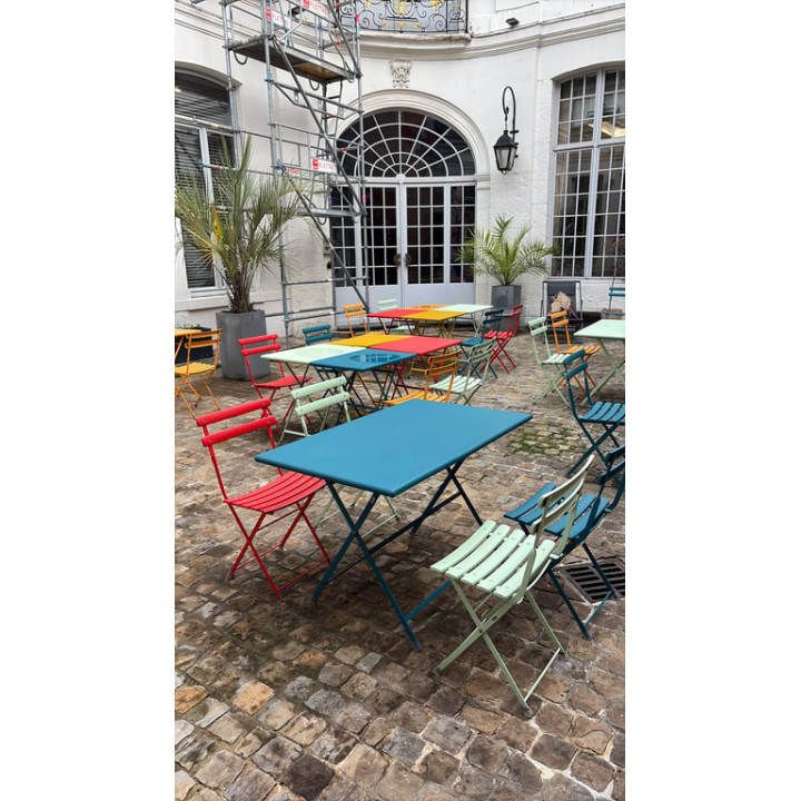 Table d'extérieur rectangulaire rabattable en métal