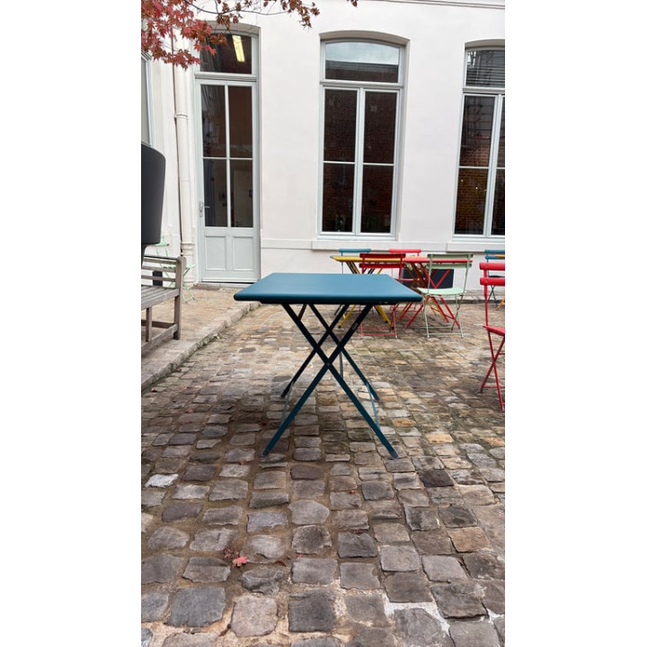 Table d'extérieur rectangulaire rabattable en métal