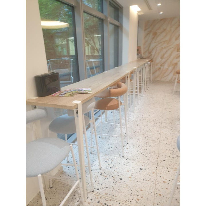 Table haute rectangulaire avec pieds Tiptoe