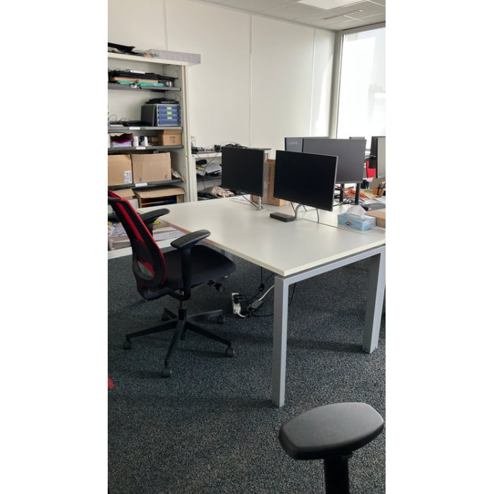 Bureau droit blanc pied gris 160-80