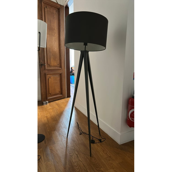 Lampe sur pied trépied