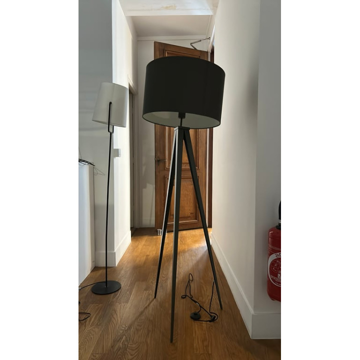 Lampe sur pied trépied