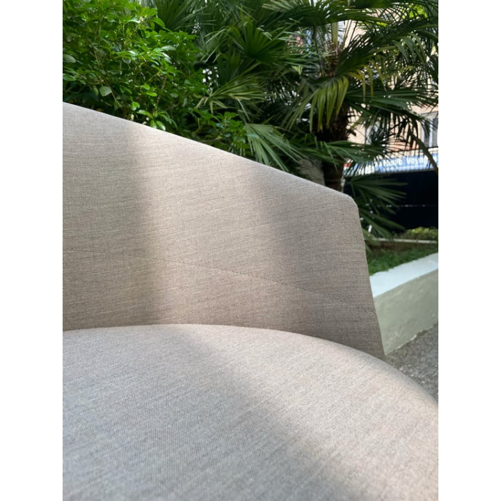 Chaise de réunion Viccarbe avec accoudoirs et roulettes