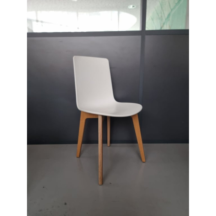 Chaise de cafétéria Enea design