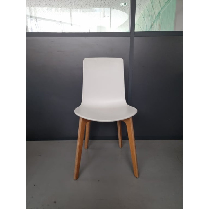 Chaise de cafétéria Enea design