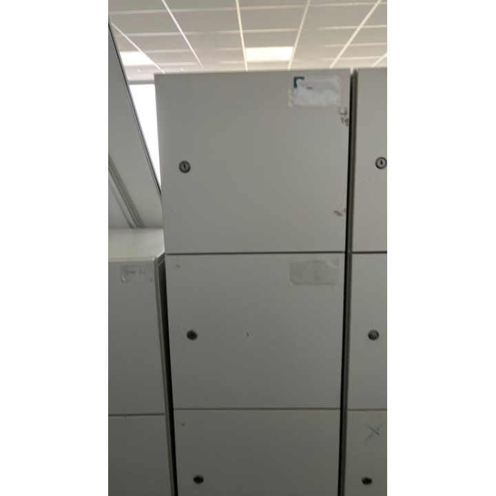 Bloc de 4 - Casier de rangement à portes battantes