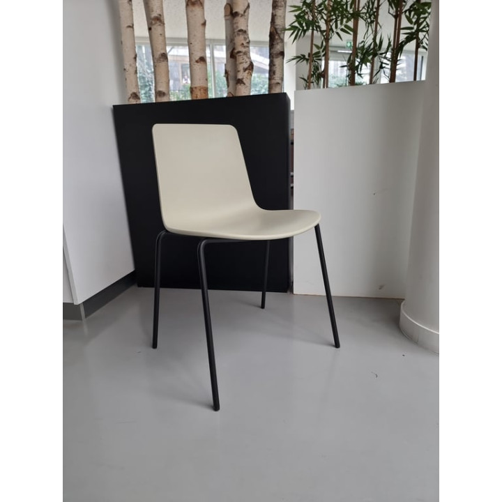 Chaise de cafétéria Enea design