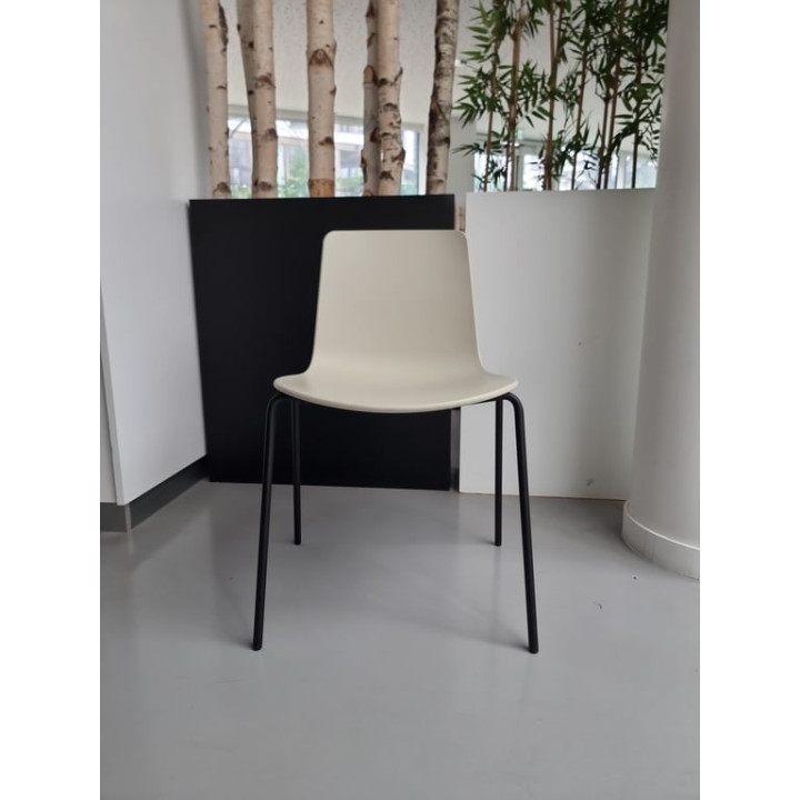 Chaise de cafétéria Enea design