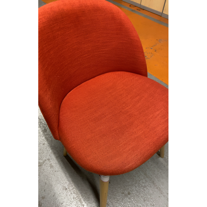 Chaise Tissu Rouge Pieds Bois