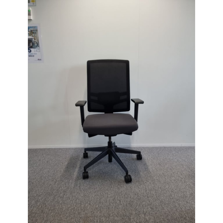 Fauteuil de bureau en résille, piètement étoile