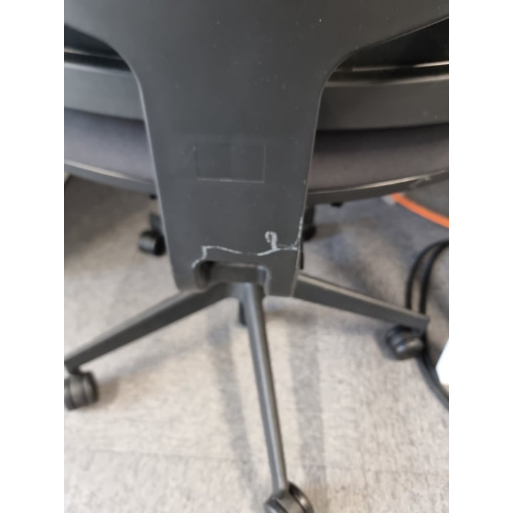 Fauteuil de bureau en résille, piètement étoile