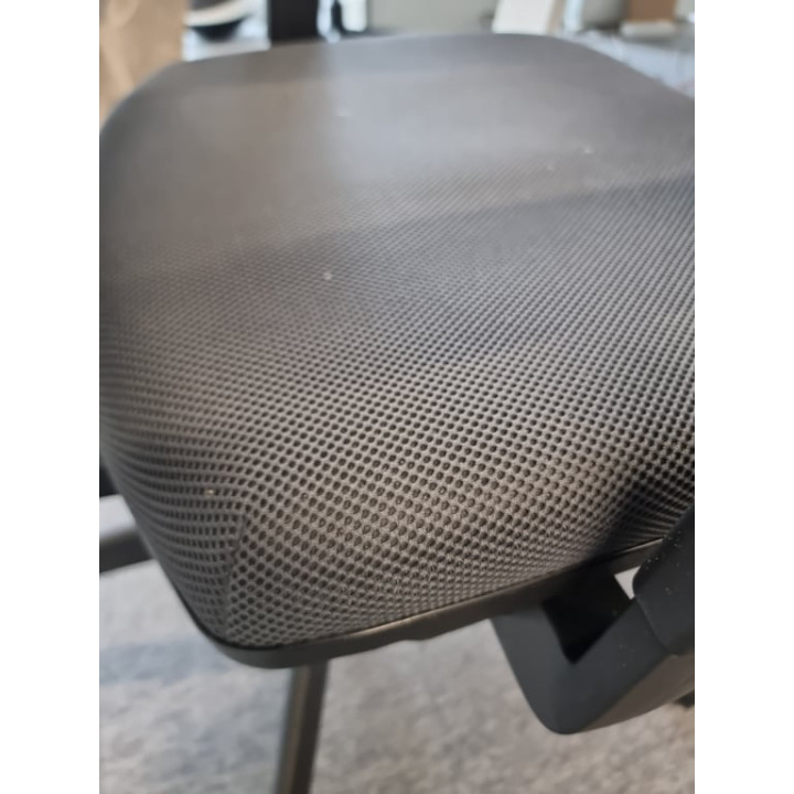 Fauteuil de bureau en résille, piètement étoile
