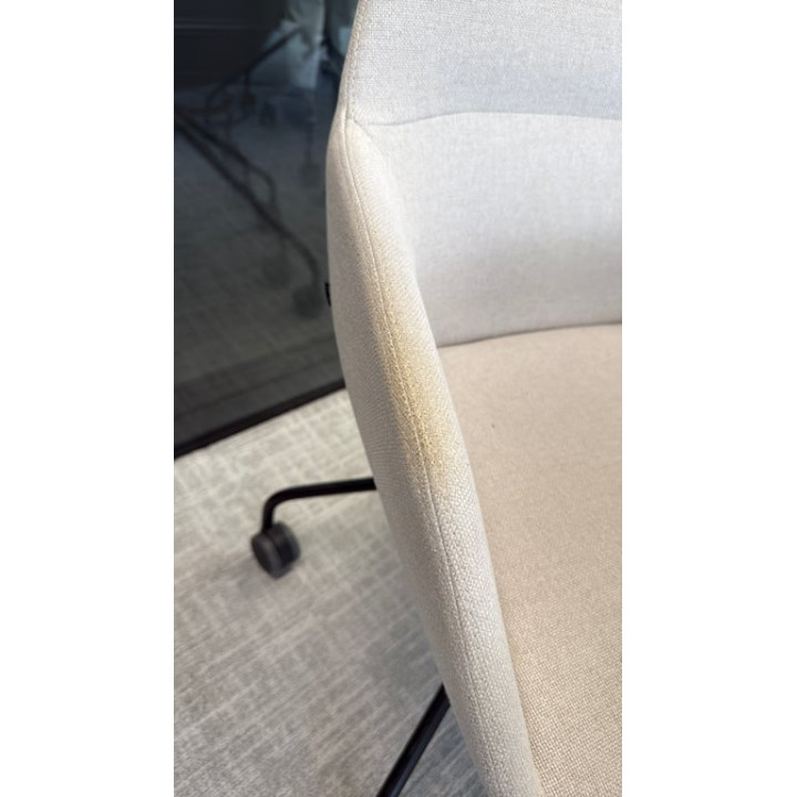 Chaise de réunion en coque avec roulettes