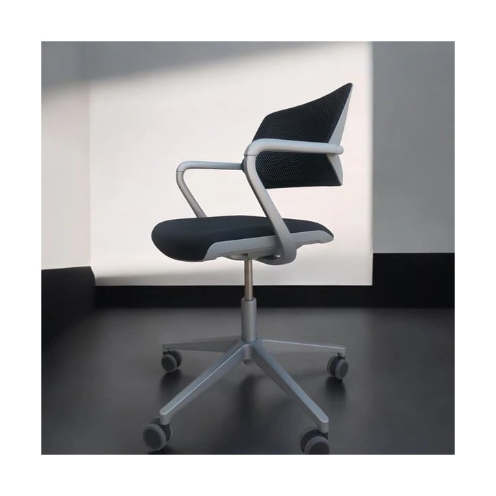 Fauteuil de bureau modèle Qivi en résille