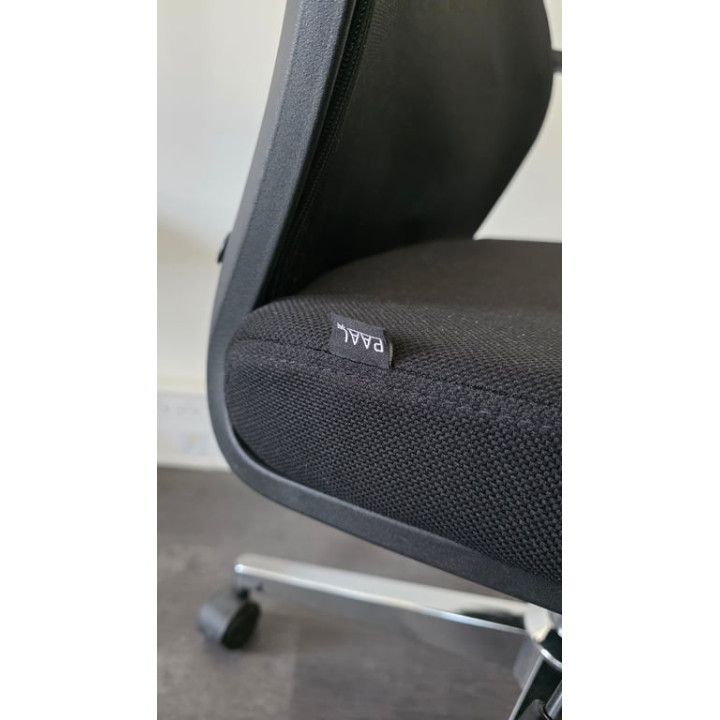 Fauteuil de bureau avec têtière et roulettes