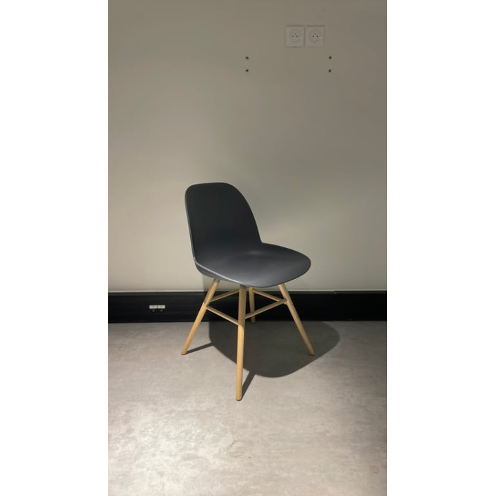 Chaise de cafétéria en plastique et bois