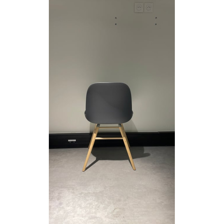 Chaise de cafétéria en plastique et bois