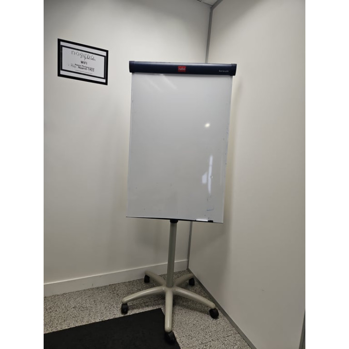 Tableau Blanc Nobo sur Roulettes