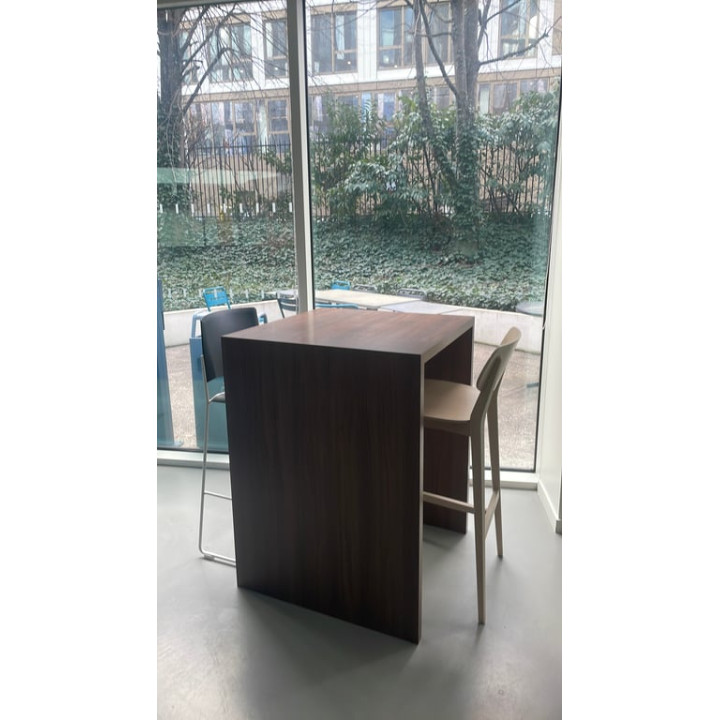 Table haute rectangulaire en bois mélaminé