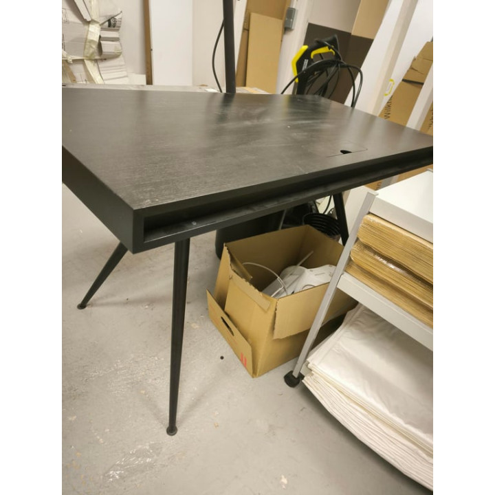 Bureau droit simple sans marque