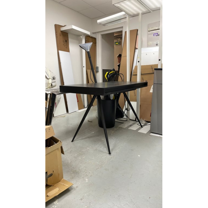 Bureau droit simple sans marque