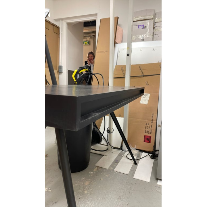 Bureau droit simple sans marque