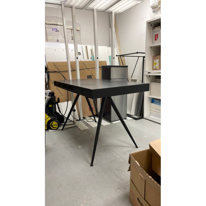Bureau droit simple sans marque