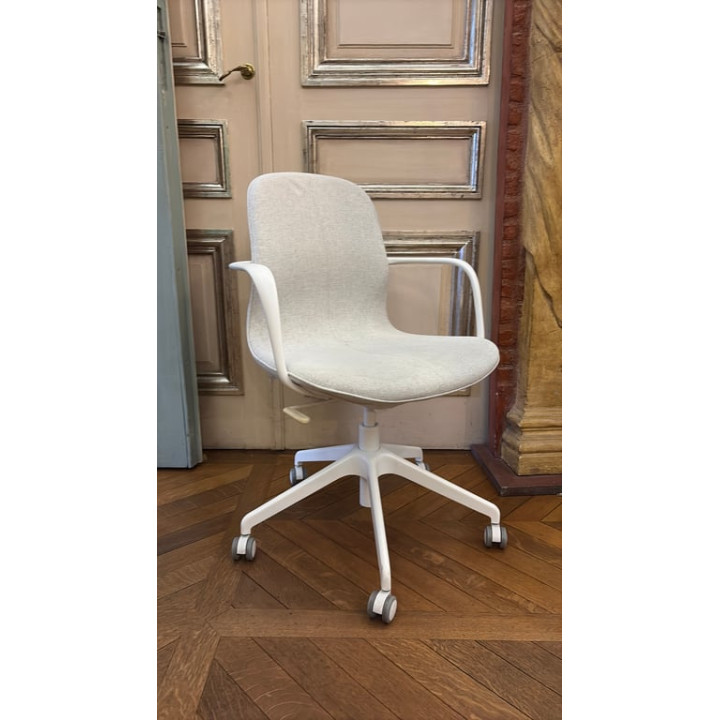 Chaise de réunion avec roulettes et accoudoirs