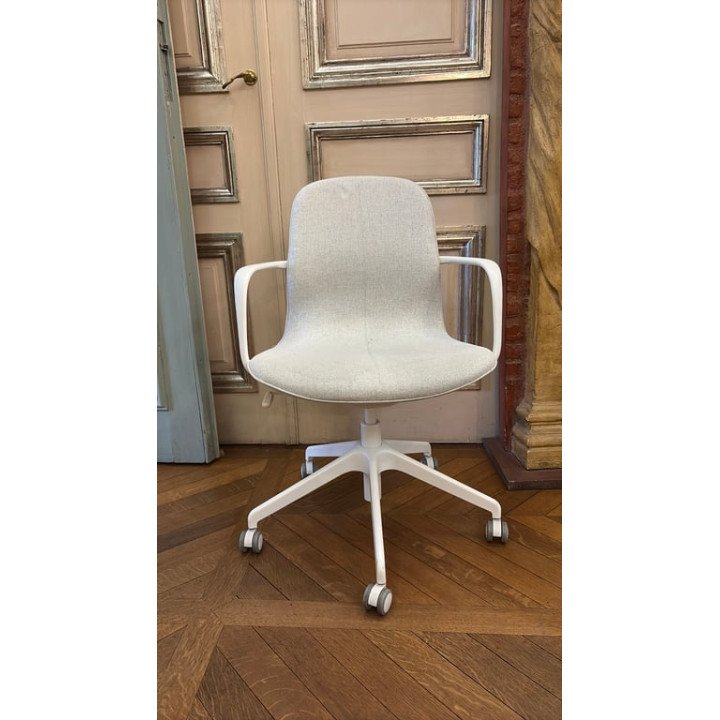 Chaise de réunion avec roulettes et accoudoirs