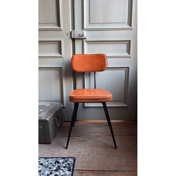 Chaise de réunion sans roulettes ni accoudoirs, dossier plein