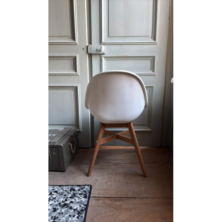 Chaise de réunion en plastique avec pieds en bois