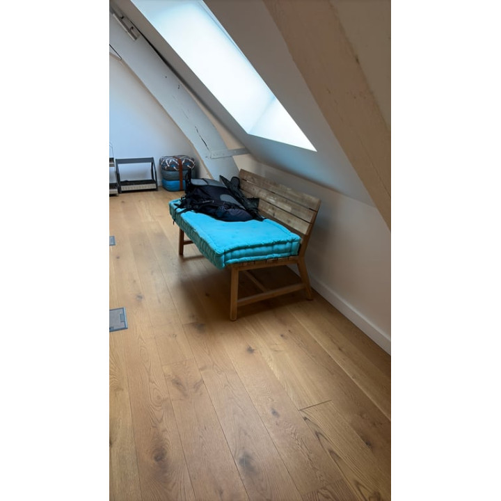 Banc en bois et tissu