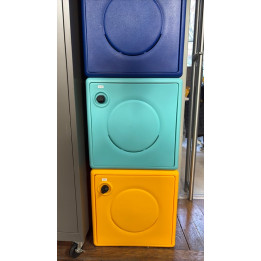 Casier en plastique avec moraillon porte-cadenas