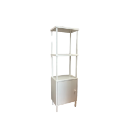 Rangement en métal blanc avec portes battantes