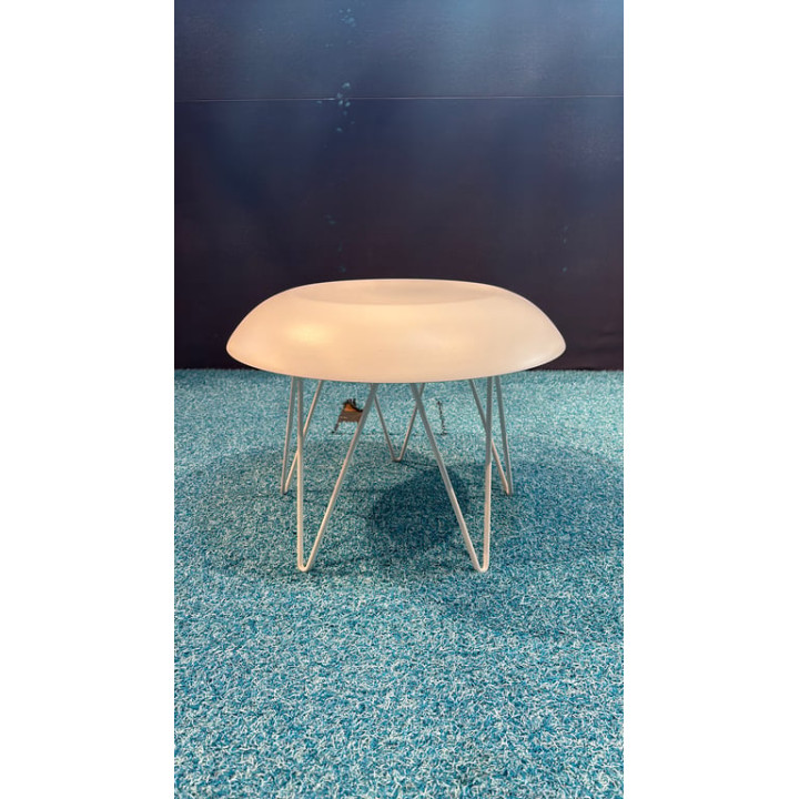 Table basse ronde en métal blanc