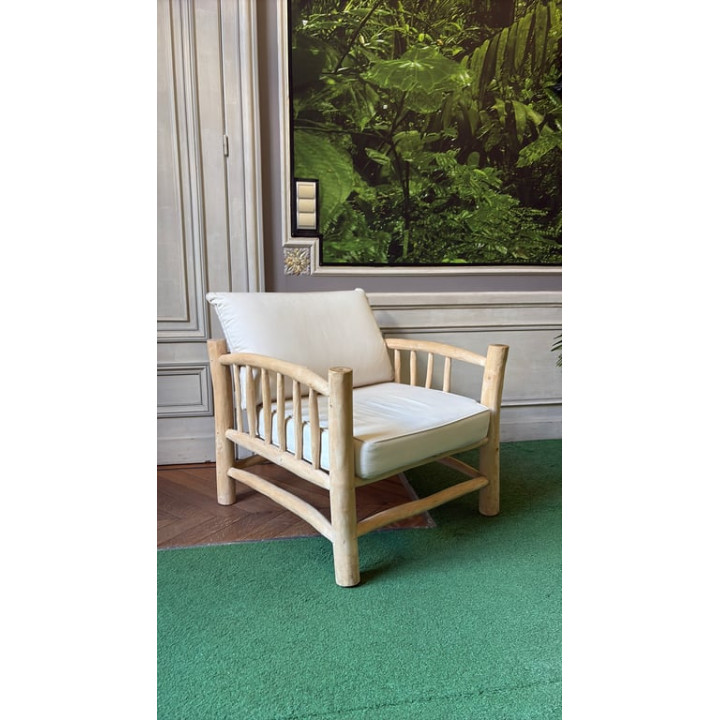 Fauteuil avec accoudoirs en bois et assise en tissu