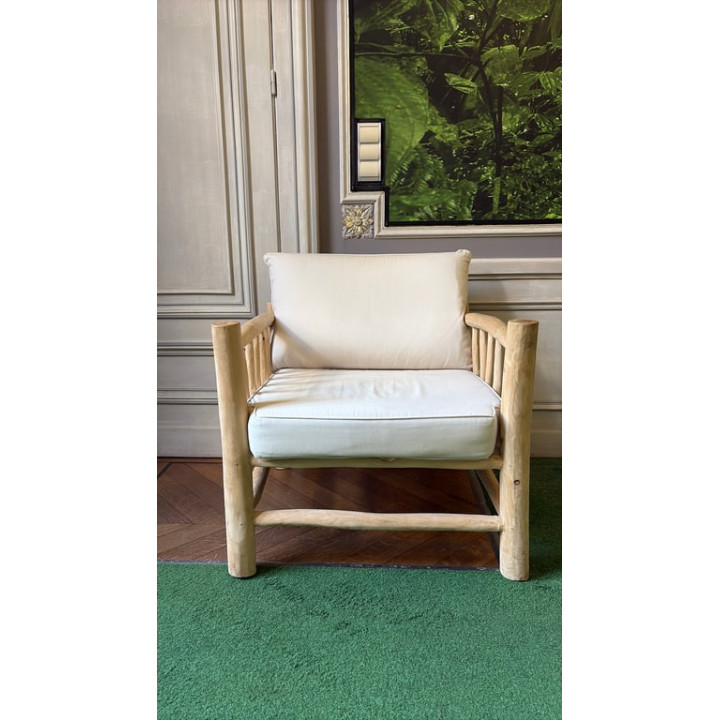 Fauteuil avec accoudoirs en bois et assise en tissu