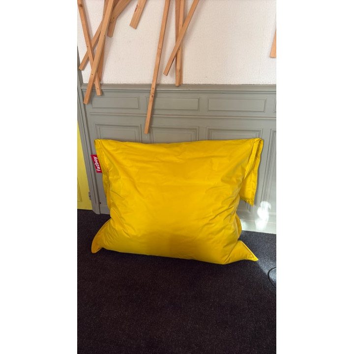 Pouf en tissu jaune