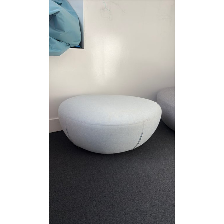 Pouf en tissu couleur cascade