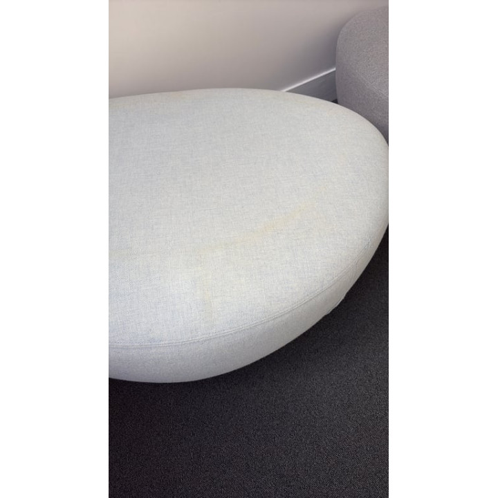 Pouf en tissu couleur cascade
